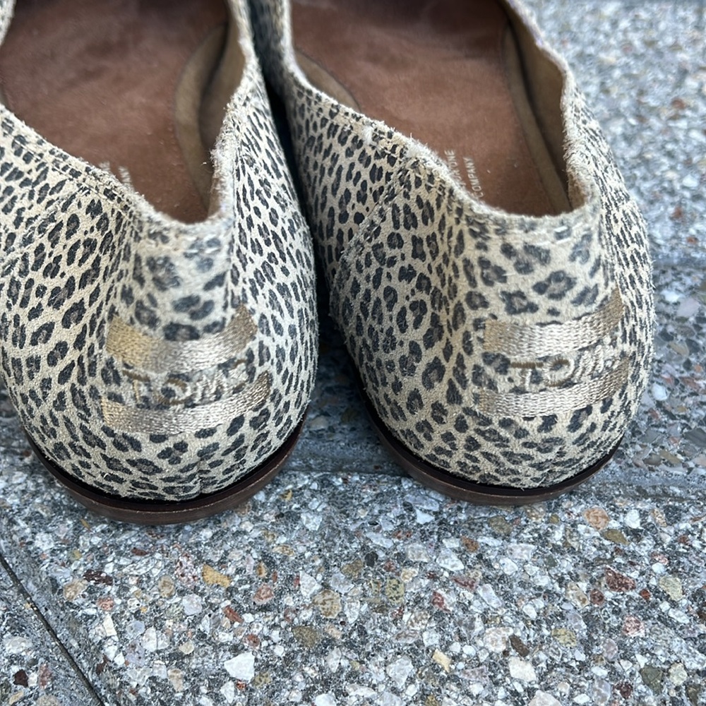 Toms Julies Leopard Print Suede Ballet Flat shoes Desert Tan Size 8 - Picture 4 of 5